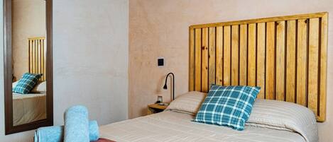 1 habitación, tabla de planchar con plancha, wifi y ropa de cama