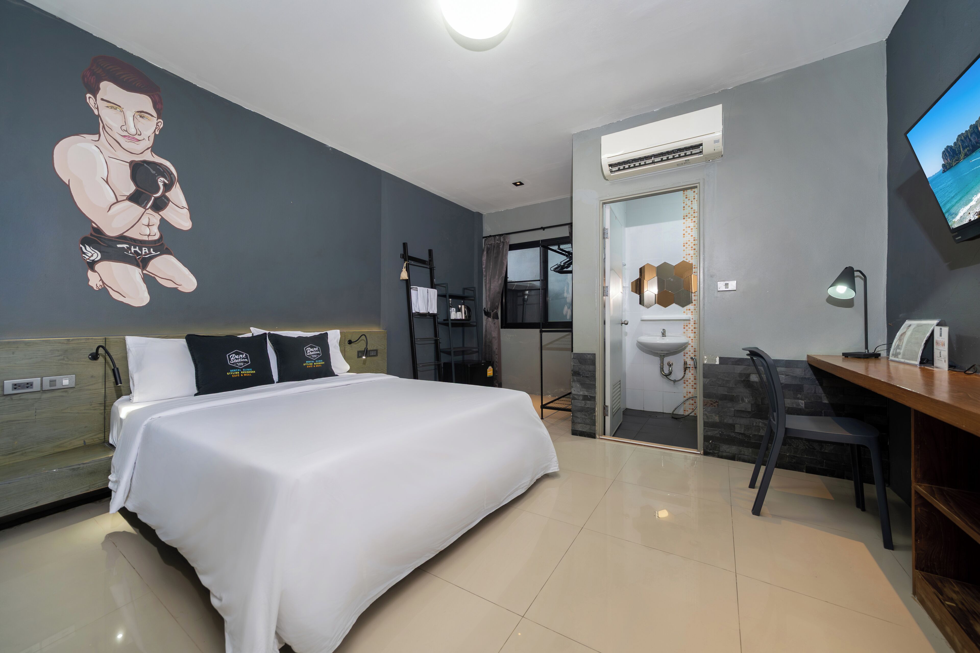 In-room safe, desk, free WiFi, bed sheets