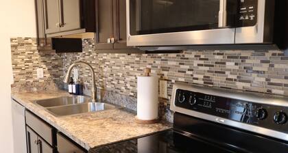 Cozy Stylish 2 BR Home w / Relax & Enjoy