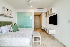 Room - Beautiful apartment with rooftop pool, fitness area, & balcony (Tulum)