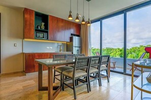 Private kitchen - Luxurious penthouse with rooftop infinity pool, ocean views, central AC & gym (Tulum)