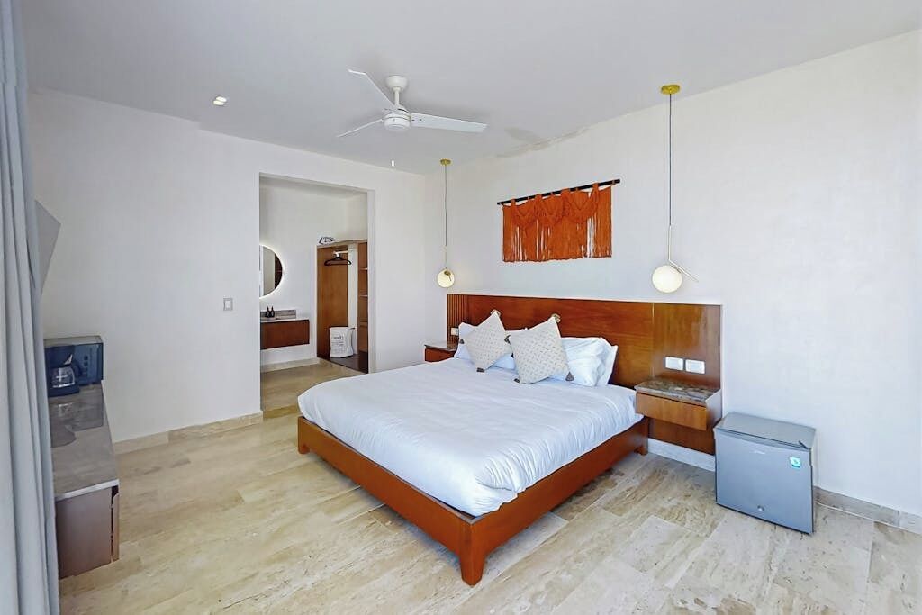 1 chambre, fer et planche à repasser, Wi-Fi gratuit, draps fournis