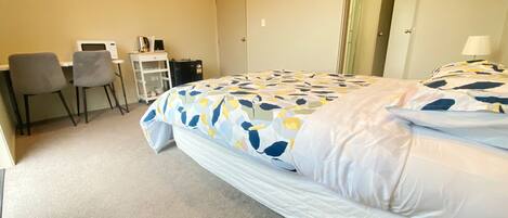 1 bedroom, in-room safe, free WiFi, bed sheets