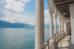 Virw of the lake from the hermitage of Santa Caterina - Villa Eva: Leggiuno 5-Bed Villa for Families & Groups (Sleeps 10), Leggiuno, Italy (Leggiuno)