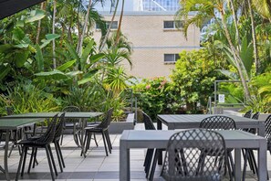 Exterior - Skyline & Ocean View Retreat - GC 1303 (Surfers Paradise)