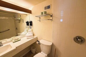 Bathroom - Four Season Condo:  seasonal pool, ski, hike, bike & golf (Warren)