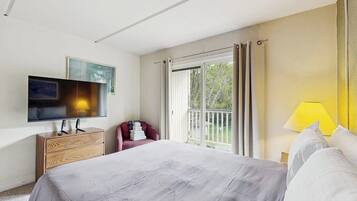 Iron/ironing board, Internet, bed sheets