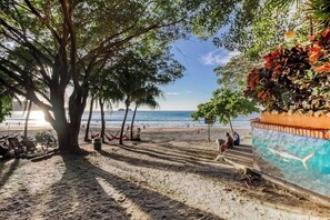 Beach nearby - Exquisite villa with fully-equipped kitchen, plunge pool & beach shuttle (Playa Hermosa)