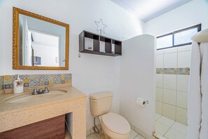Hair dryer, towels - 2 Bedroom Delightful second-floor apartment with modern amenities , WiFi & Pool (Playas del Coco)