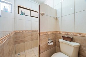 Hair dryer, towels - Charming second-floor apartment with high-speed Wi-Fi, Netflix & pool (Playas del Coco)