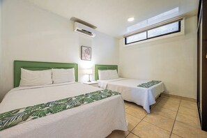 Iron/ironing board, Internet, bed sheets - Cozy apartment complete with high-speed Wi-Fi, Netflix & serene pool access (Playas del Coco)