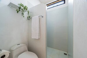 Hair dryer, towels - Relaxing apartment equipped with modern amenities & tranquil outdoor pool (Playas del Coco)