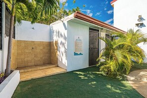 Exterior - Welcoming family-friendly apartment w/high-speed Wi-Fi, Netflix & outdoor pool (Playas del Coco)