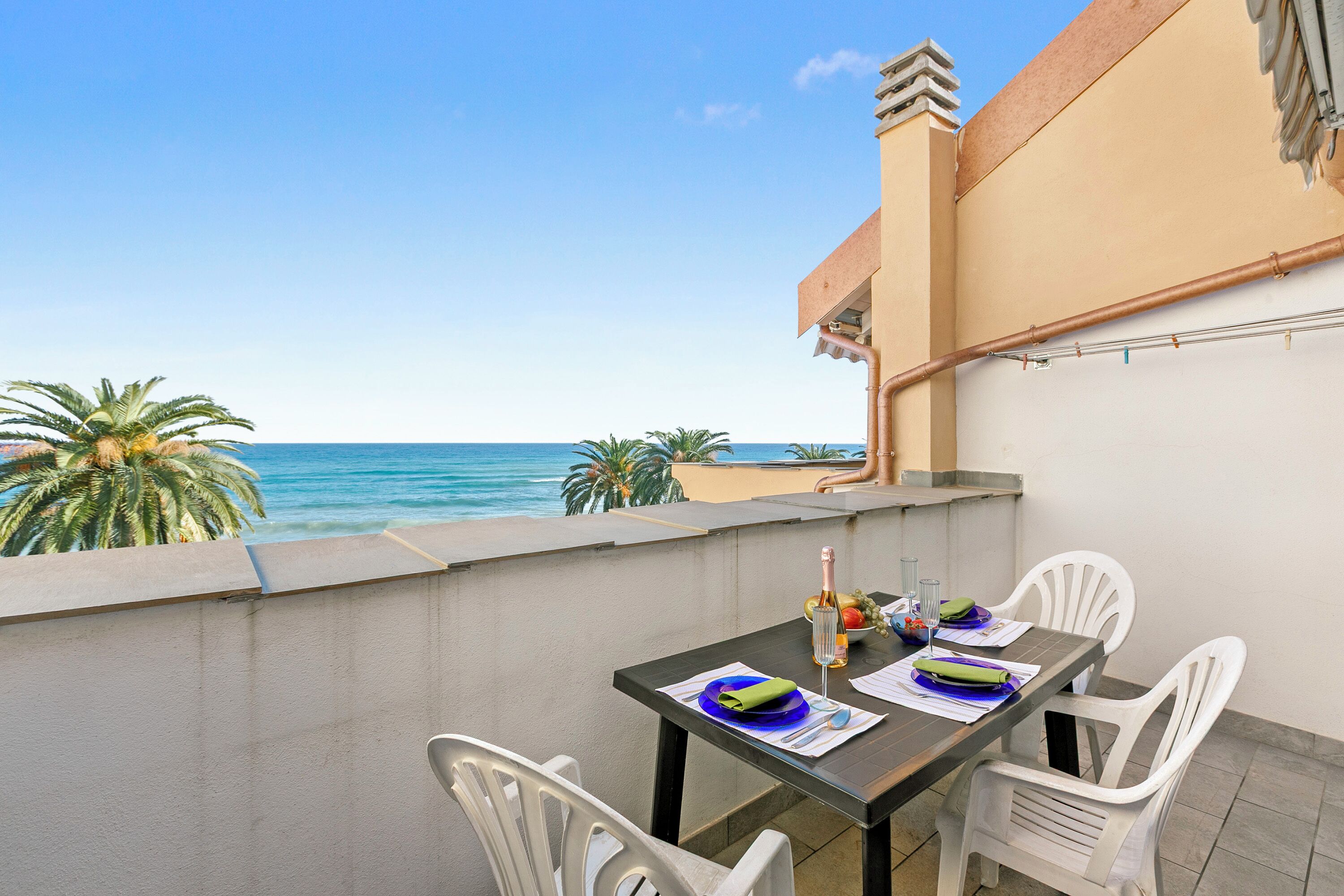 屋外ダイニングエリア