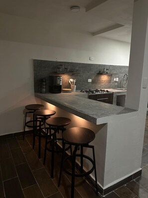 Private kitchen - Lovely 1-bedroom villa with AC in charming Ciudad Apodaca (Ciudad Apodaca)