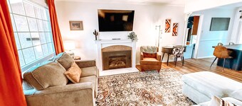 Centrally Located, Family friendly Home- With Game Room and Infrared Sauna