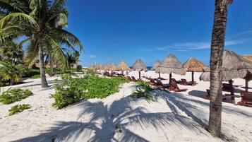 Apartment, 2 Bedrooms, Accessible, Balcony | Beach