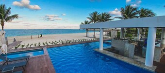 Beautiful PH in Front of the Marina