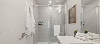 Trendy Boutique Condo | Near University | 5 min DT