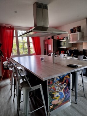 Dining - Vrbo Property (Ris)