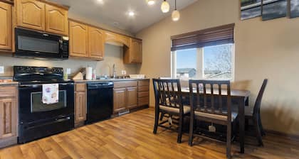 Spacious 5-Bedroom Home in Aberdeen