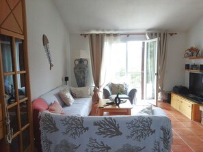 TV - Villa for 4 guests with private pool and terrace, in a peaceful setting – La Londe-les-Maures (LA LONDE LES MAURES)