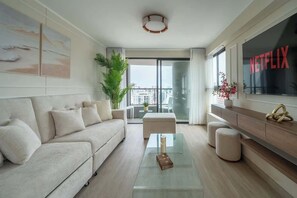 TV, offices - Largest & Elegant Apartment | Larco | Miraflores (Miraflores)