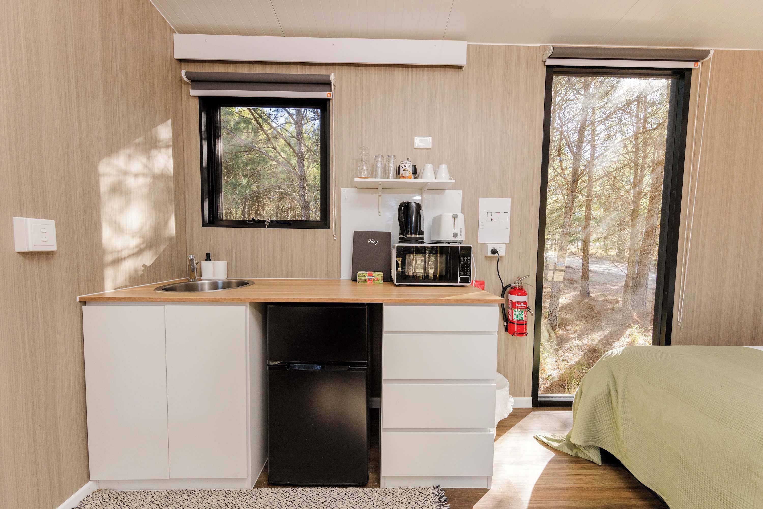 1 bedroom, bed sheets