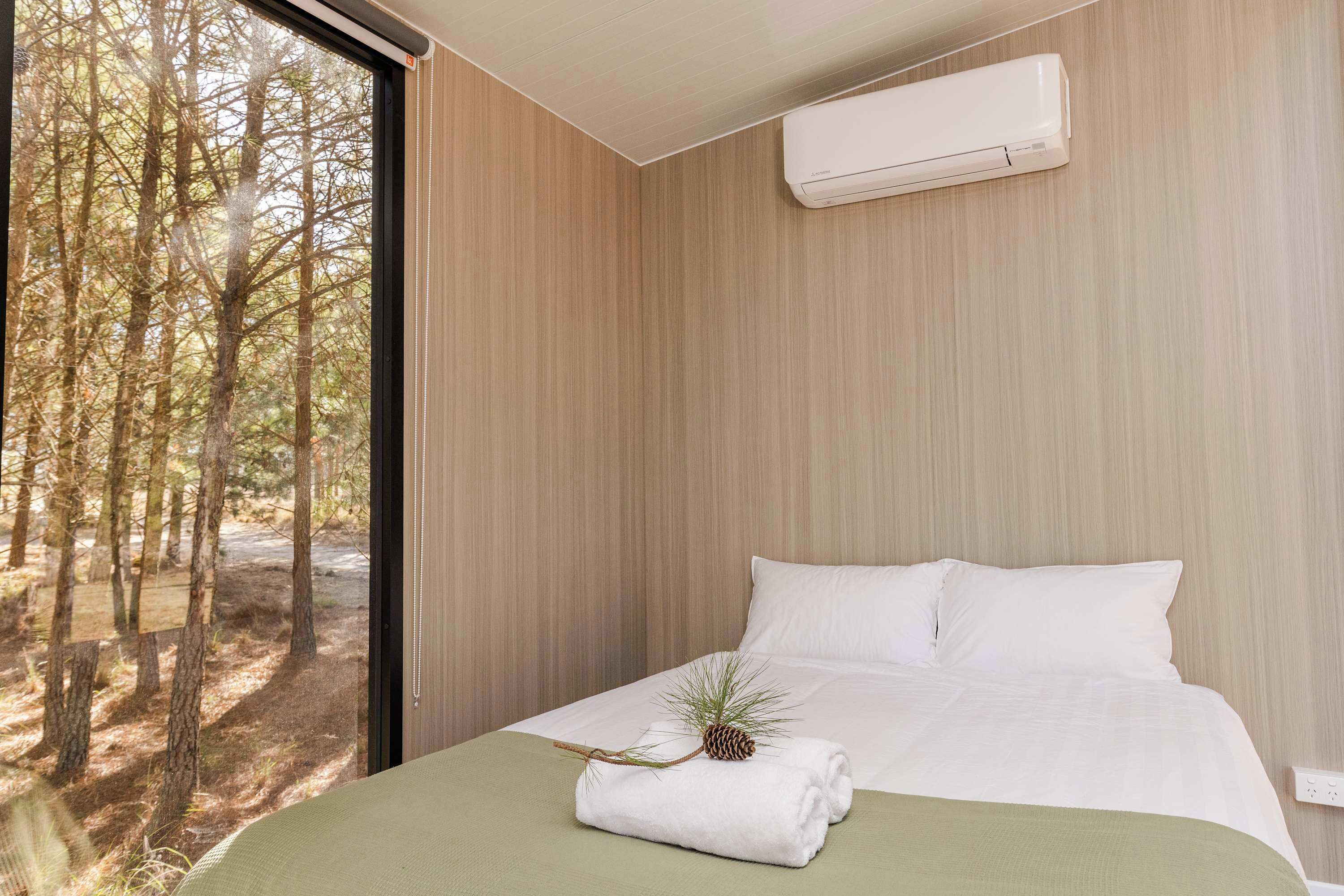 1 bedroom, bed sheets