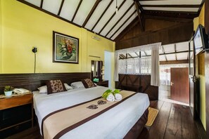 Deluxe Room, Garden View | Free WiFi - Dedaunan Guesthouse (Batu)