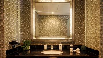 Villa, 5 Bedrooms, Beach View | Bathroom