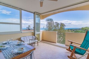 Outdoor dining - Residence Verdeblu, Capoliveri, Naregno (Capoliveri)