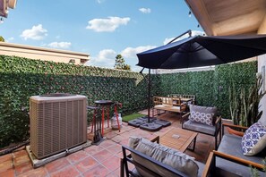 Terrace/patio - Furnished 3BR Townhome, 31+ Day Stays, All Utilities Included, San Diego (San Diego)