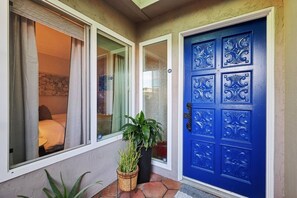 Exterior - Furnished 3BR Townhome, 31+ Day Stays, All Utilities Included, San Diego (San Diego)