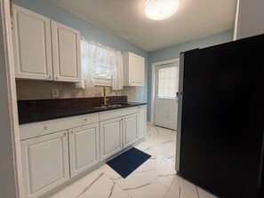 Interior - Lovely 2-bedroom house with AC in charming Tampa (Tampa)