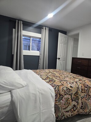 3 bedrooms, free WiFi, bed sheets