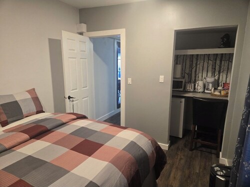 Lovely 3 Bedroom 2 Bath