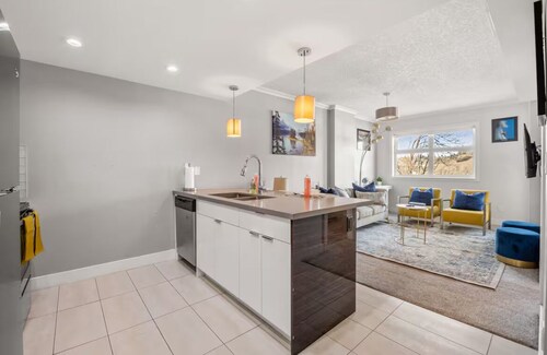 Stunning 1 Bedroom apartment with river view in the heart of chinatown calgary