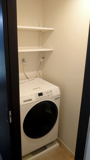 Interior - Akasaka 】 100 ㎡ Designer House - 5BR Luxury Living 【Akasaka-Luxury Dormitory】 5 bedrooms / Family traveler's choice / Craftsman design (港区)