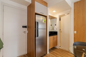 House - Studio com Varanda ao Lado do Metr em Pinheiros (São Paulo)