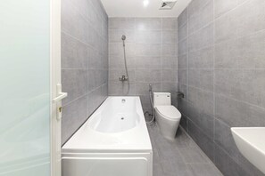 Deluxe Studio | Bilik Mandi