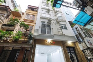 Mặt tiền nơi lưu trú
