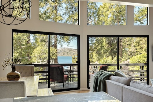 The Arrowhead Pearl an A-Frame+Lake View+Walk to Lake, Village, and Trail cabin