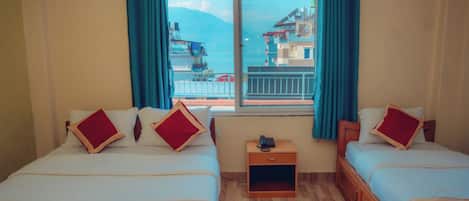 Deluxe Double Room | Iron/ironing board, free WiFi
