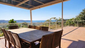 Outdoor dining - Resort Style Rock Pool Oasis Parent Room (Umina Beach)