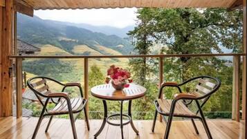 Classic Double Room, Mountain View | Outdoor dining