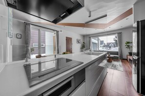 Apartment | Private kitchen | Fridge, microwave, stovetop, cookware/dishes/utensils - THE VELORA (Asahikawa)