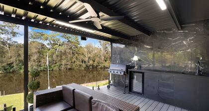 The Point Retreat Waterfront Escape