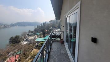 Khuôn viên nơi lưu trú