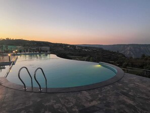 Pool - Ritz Valley Resort (Mahabaleshwar)